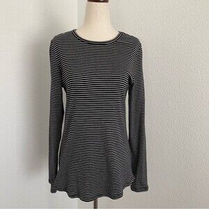Sonoma Black White Stripe Long Sleeve Flattering Fit Pullover Top Stretchy L